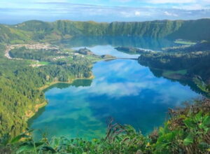 Sete Cidades Lake